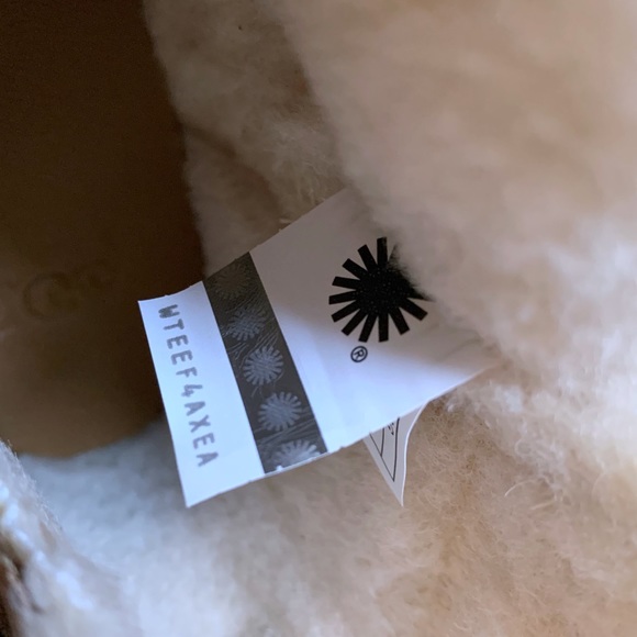 UGG Aika Chestnut Suede Platform Sneaker Boot - Picture 9 of 9